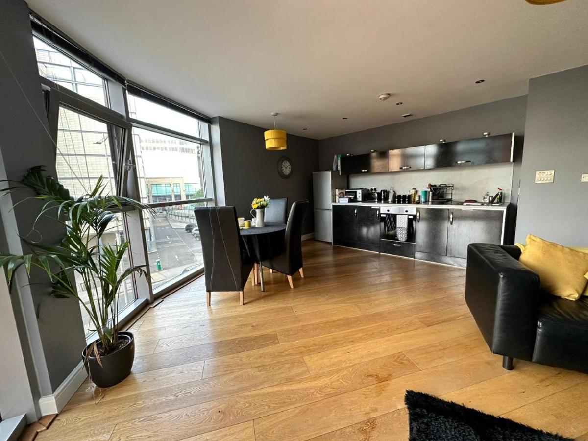 Apartment Fantastic And Modern Centre Flat With Free Parking! Cardiff