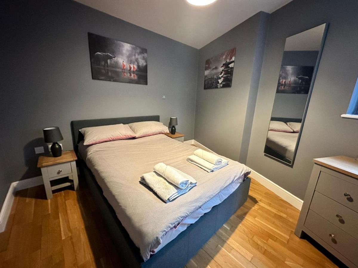 Fantastic And Modern Centre Flat With Free Parking! Apartment Cardiff