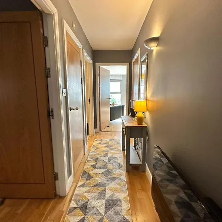 Fantastic And Modern City Centre Flat With Free Parking! Cardiff Exterior photo