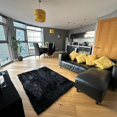 Fantastic And Modern City Centre Flat With Free Parking! Cardiff Exterior photo