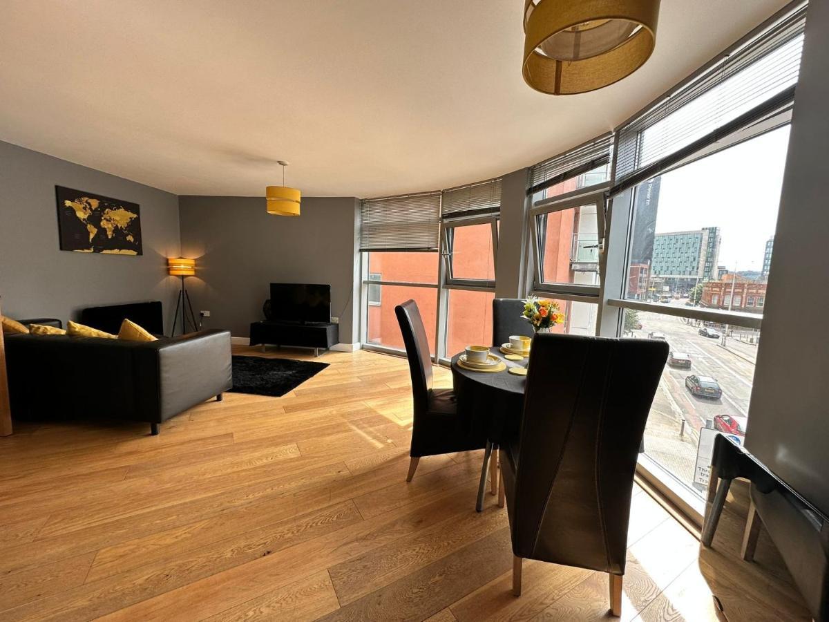 Apartment Fantastic And Modern Centre Flat With Free Parking!